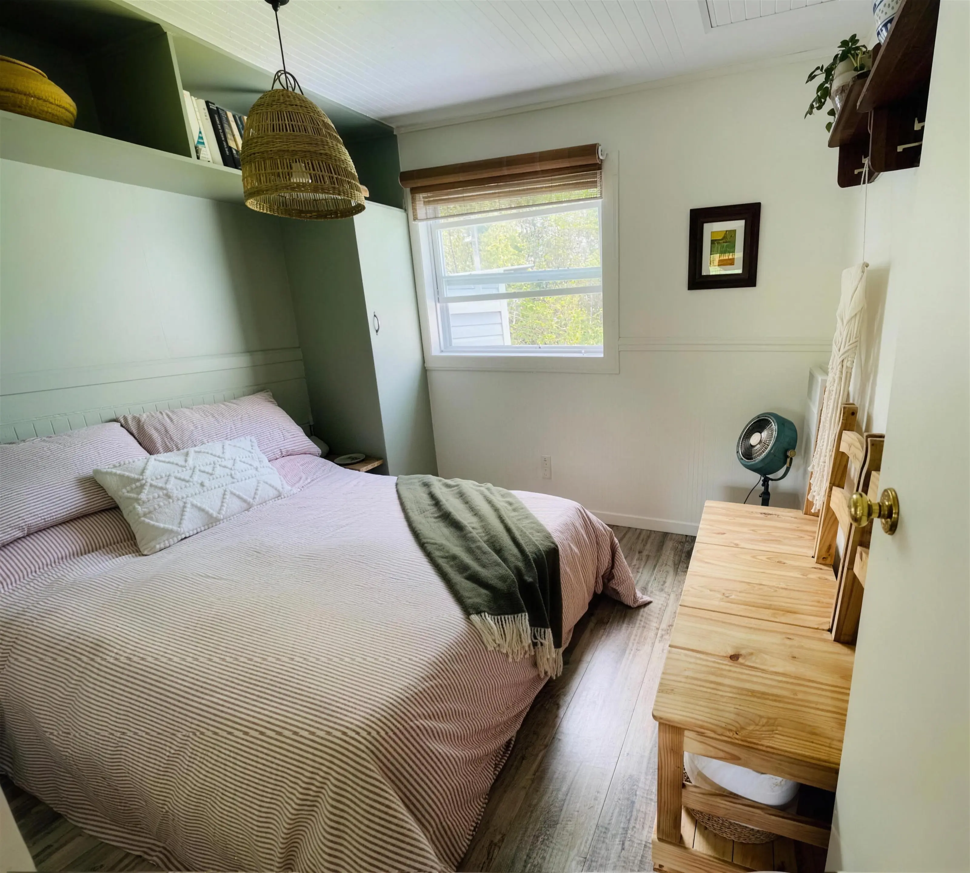 La chambre et son lit double du chalet On reste !